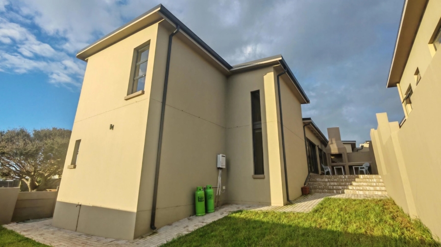 3 Bedroom Property for Sale in Hartenbos Heuwels Western Cape